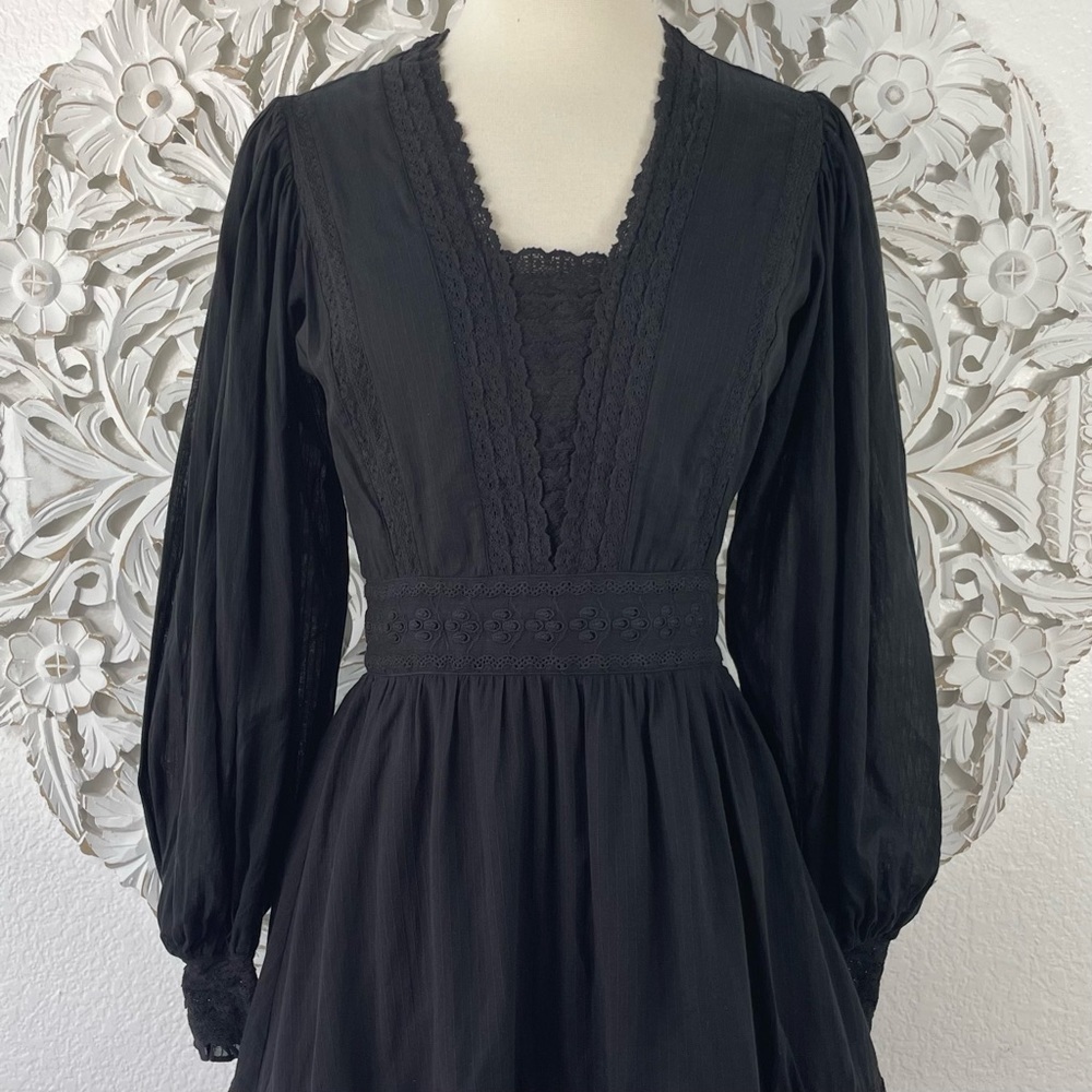 {Reformation} Elisabetta Black Lace Puff-Sleeve Mini Dress, Size 2 - Picture 2 of 11